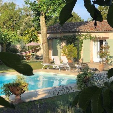 Gite 2-4 Couchages Situe Dans Un Magnifique Jardin Saint-Vivien  Luaran gambar
